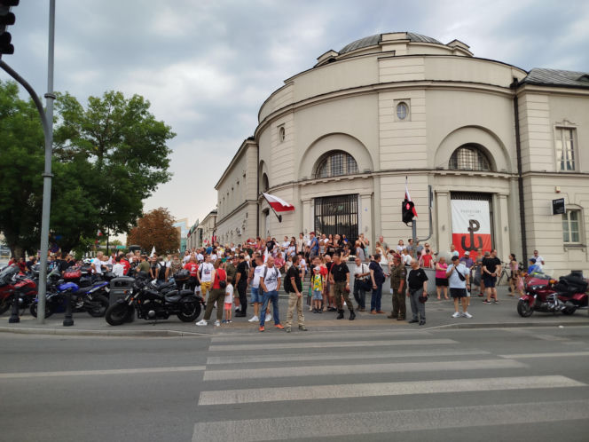 „Cześć i chwała bohaterom!”. Siedlczanie spotkali się w centrum miasta, by uczcić 82. rocznicę wybuchu Powstania Warszawskiego