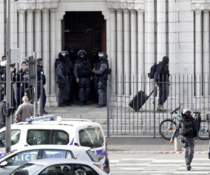 Obcinał głowy nad wodą święconą z Koranem w ręku. Powiedzcie moim dzieciom, że je kocham - ostatnie słowa ofiary terrorysty