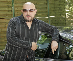 Tak Grzegorz Skawiński wyglądał w czasach O.N.A. Dziś jest jedną z ikon polskiej muzyki