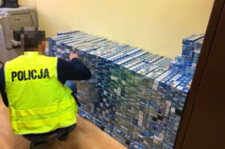 Gmina Żelechów. Tysiące nielegalnych papierosów w domu 69-latki! 