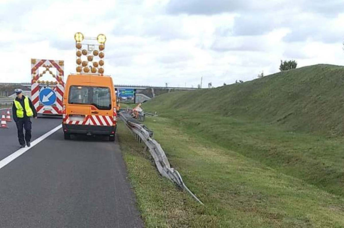 Wypadek na autostradzie A1 w Warlubiu! Bus uderzył w barierki ochronne