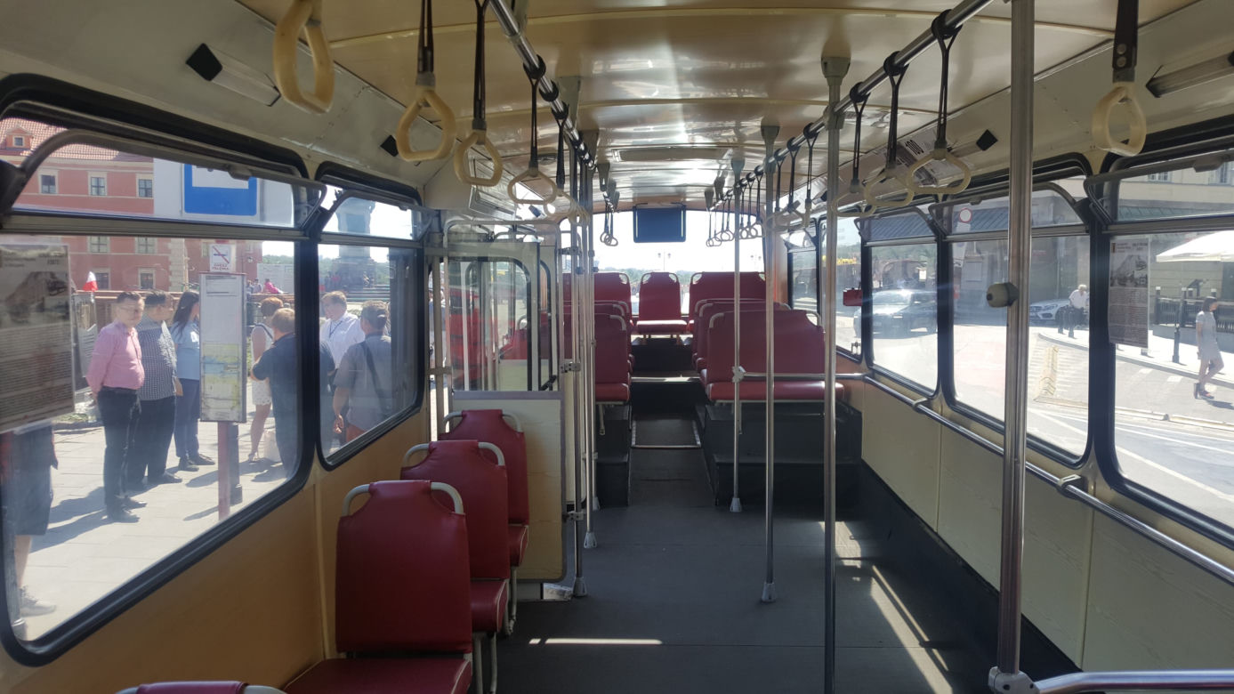 Zabytkowe autobusy ruszają na wakacyjną linię 100