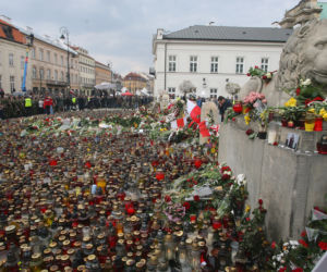 Ciało prezydenta Lecha Kaczyńskiego przyleciało do Polski