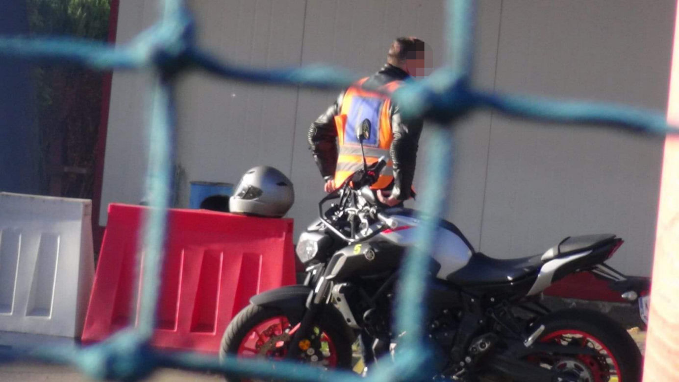 Wypadek motocyklisty podczas egzaminu na prawo jazdy. Służby interweniowały w WORD w Warszawie
