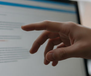 Ktoś każe podawać kody weryfikacyjne? Uważaj na swoje pieniądze!