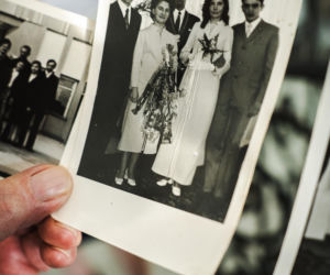 Złoty Gody par małżeńskich w Siedlcach - wręczenie pamiątkowych medali