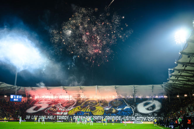 Arka Gdynia - Lechia Gdańsk: Zdjęcia kibiców z derbów Trójmiasta w ramach 23. kolejki PKO BP Ekstraklasy