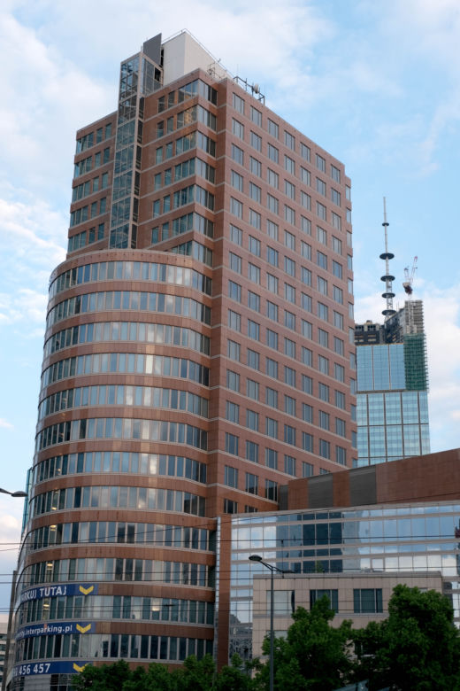 Zburzą wieżowiec w centrum Warszawy