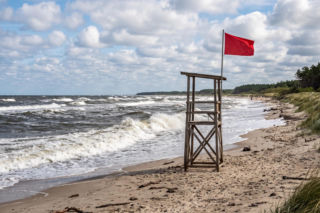 Sinice Mrzeżyno. Czy w Mrzeżynie można się kąpać 17.08? Flaga, warunki pogodowe