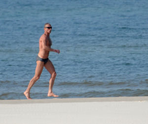 Jan Maria Jackowski na plaży