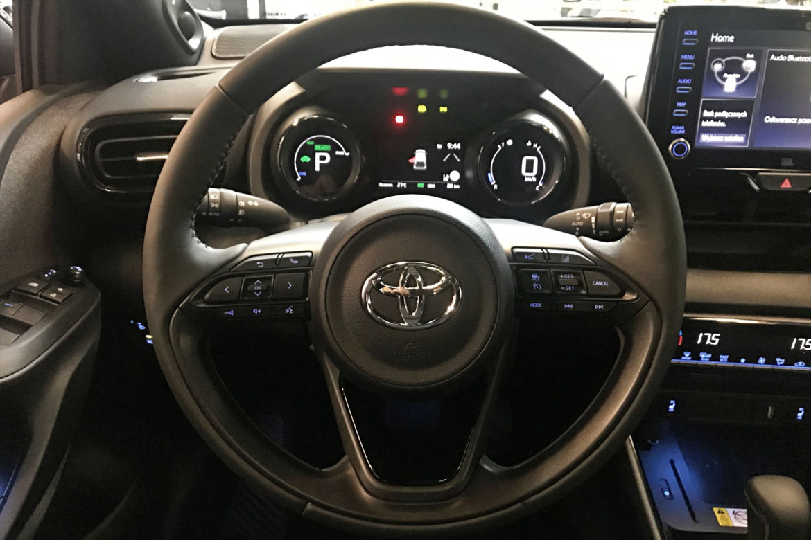 Toyota Yaris 1.5 Hybrid 116 KM e-CVT 