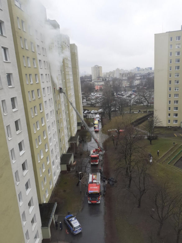 Pożar w bloku przy ulicy Łukowskiej w Warszawie