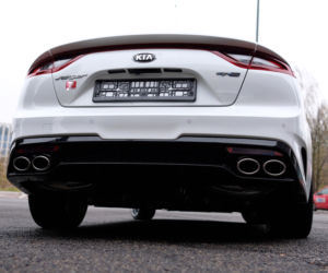 Kia Stinger 2.0 T-GDI 255 KM GT Line w polskiej policji