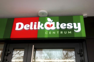 Znika aż 119 placówek Delikatesy Centrum