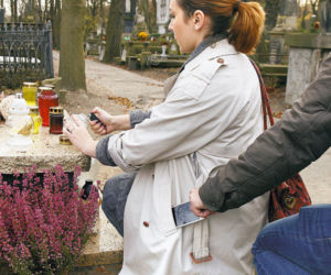 Kieszonkowcy grasują na cmentarzach