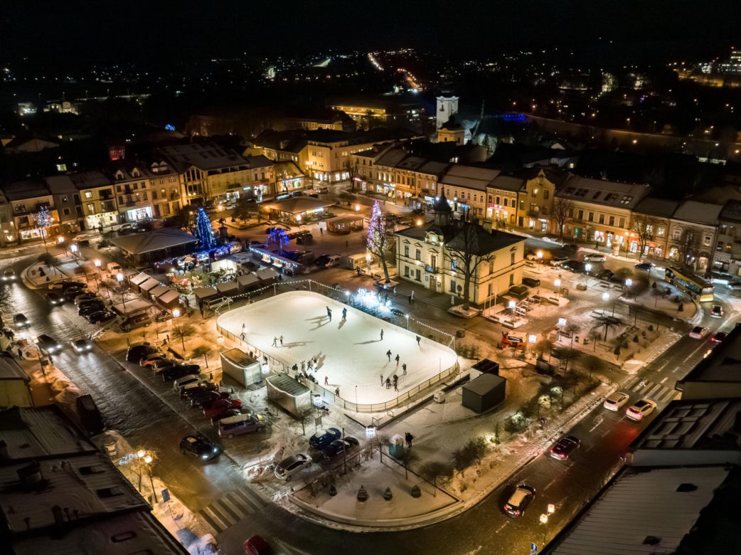 Odkryj przepiękne miasto w Polsce. Niedoceniane, a zapierające dech w piersiach. Odkryj Nowy Targ