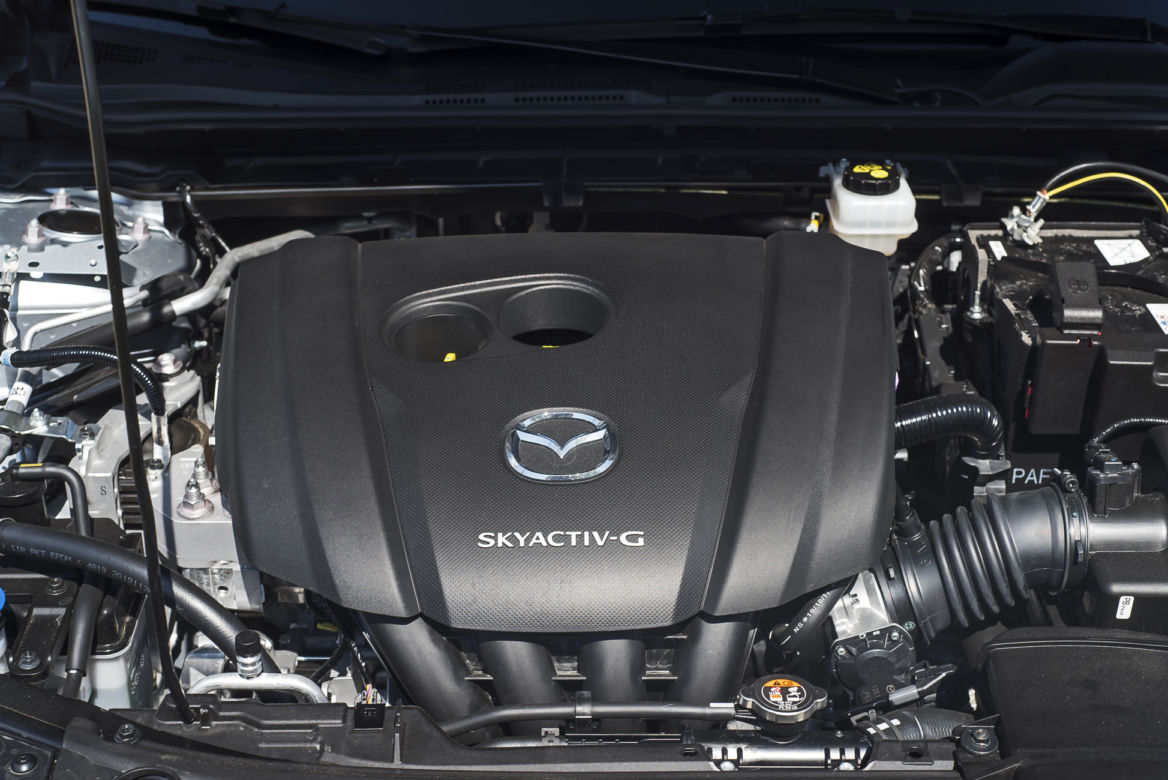 Mazda 3 Skyactiv-G 150 KM MT6 & Volkswagen Golf 8 1.5 eTSI 150 KM DSG7