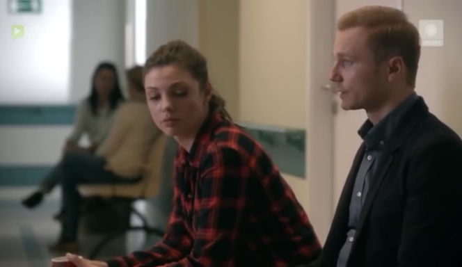 To nie koniec świata odcinek 10. Anka (Karolina Gorczyca), Paweł (Krystian Wieczorek)