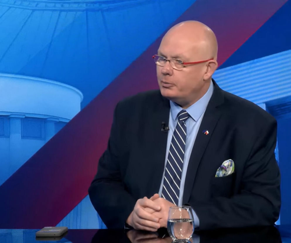 Michał Gramatyka w studiu Super Ring. O krytyce prezydenckiego weta w sprawie DSA przeczytasz na SE Polityka.