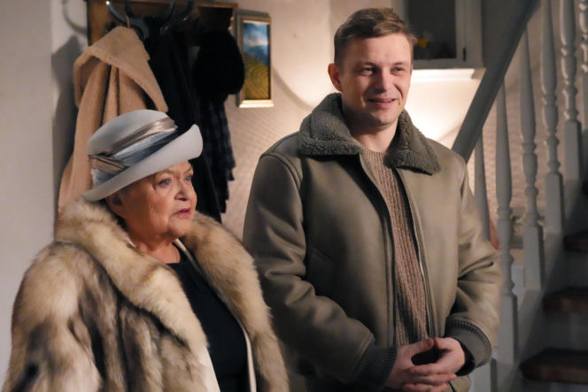 Barwy szczęścia, odc. 3401. Lucyna (Grażyna Zielińska), Hubert (Marek Molak)