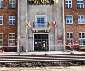 Marszałek Struk w szpitalu, urząd zamknięty [ZDJĘCIA]