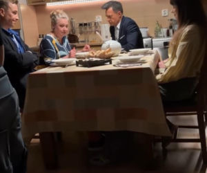Na dobre i na złe nowy sezon na planie. Andrzej Falkowicz (Michał Żebrowski), Matylda (Amelia Czaja), pani Jadzia (Aldona Jankowska), Michał (Mateusz Janicki), chłopak Matyldy