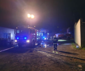 OGROMNY pożar w Mosinie! Nocna walka z piekielnym żywiołem [ZDJĘCIA]