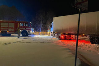 Pogodowy armagedon. Szef MSWiA zapowiada wzmożone kontrole tirów w całej Polsce