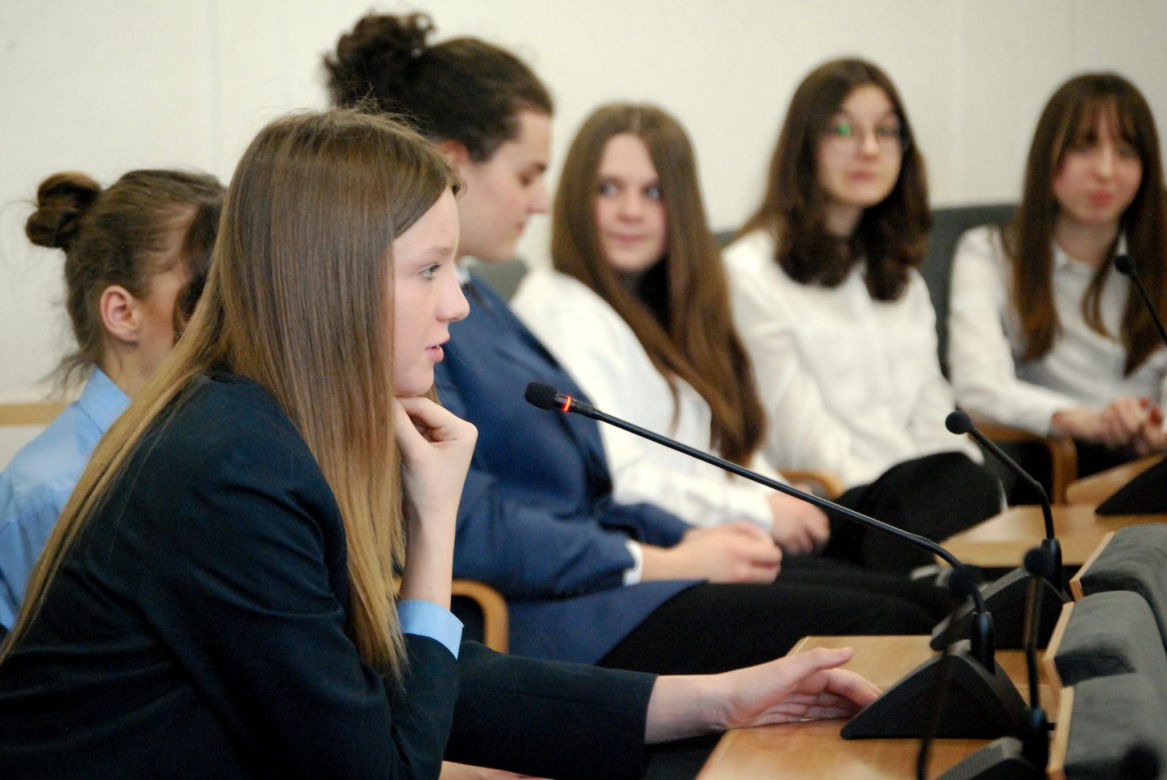 Debaty siedleckiej młodzieży ze szkół podstawowych i średnich odbyły się w ramach kampanii profilaktycznej Widzę Rozmawiam Reaguję 2025