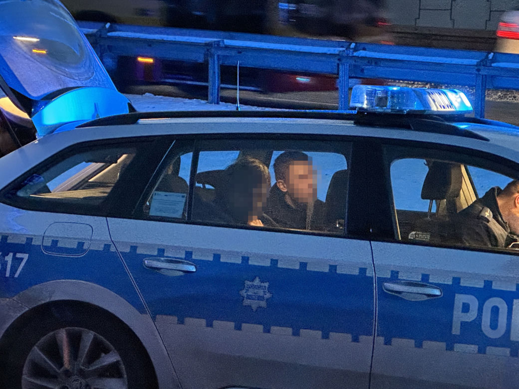  Tajemnicze zatrzymanie na S8 w Warszawie. Kierowca w kajdankach, co tam się wydarzyło?