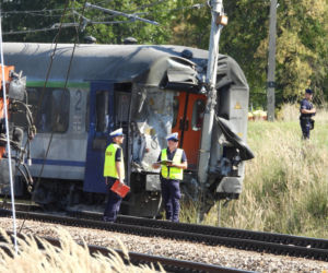 Wstrząsające zdjęcia z katastrofy kolejowej na Mazowszu