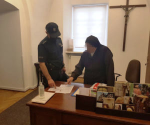 Policjanci edukują seniorów w Warszawie