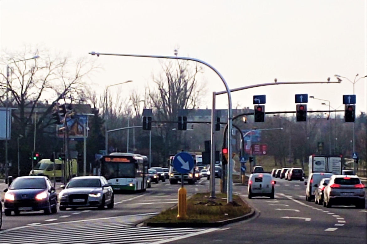 Na skrzyżowaniu ulic 26 Kwietnia, Derdowskiego i Taczaka uruchomiono system RedLight3