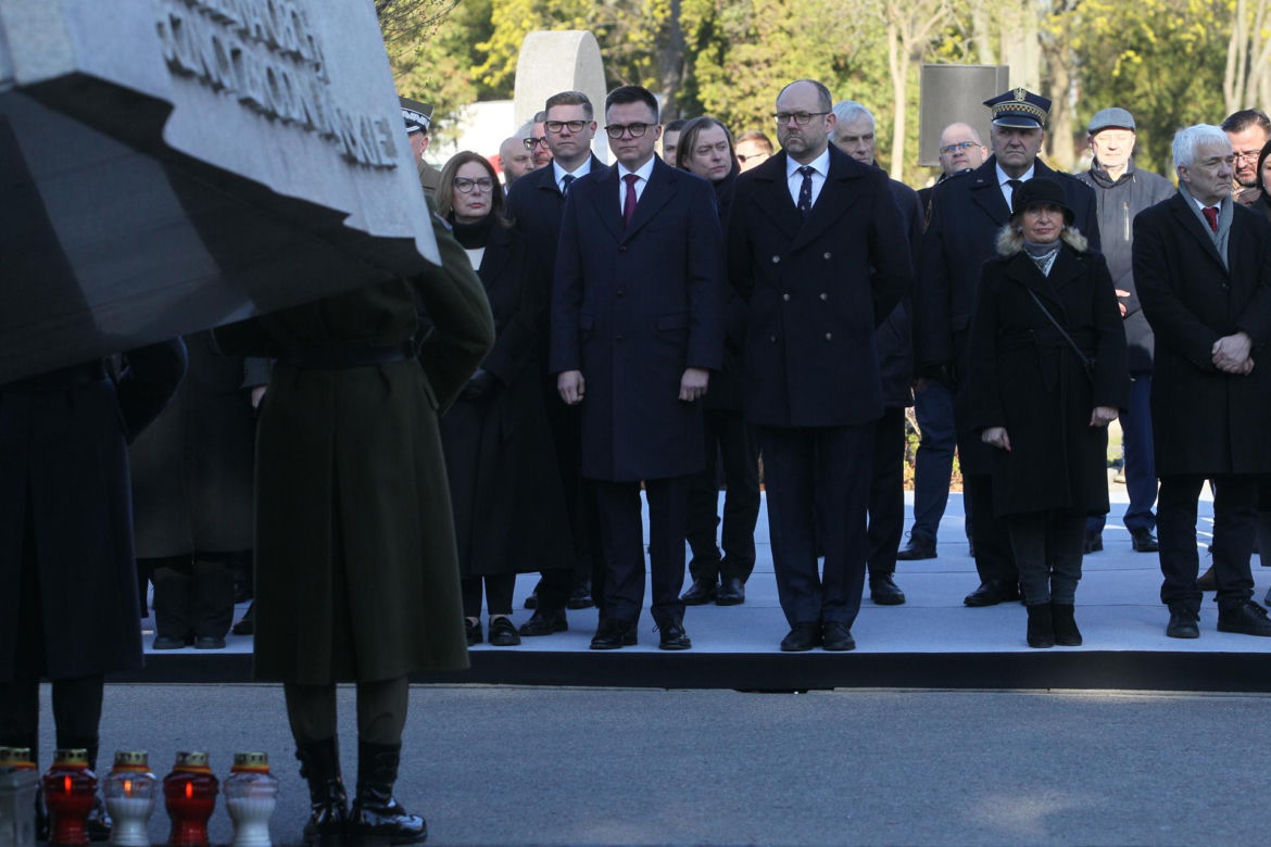 Obchody 16. rocznicy katastrofy smoleńskiej. Powązki