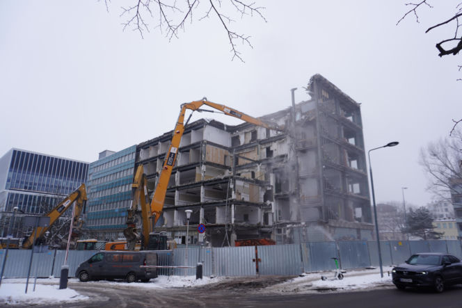 Rozbiórka słynnego budynku UW na Mokotowie