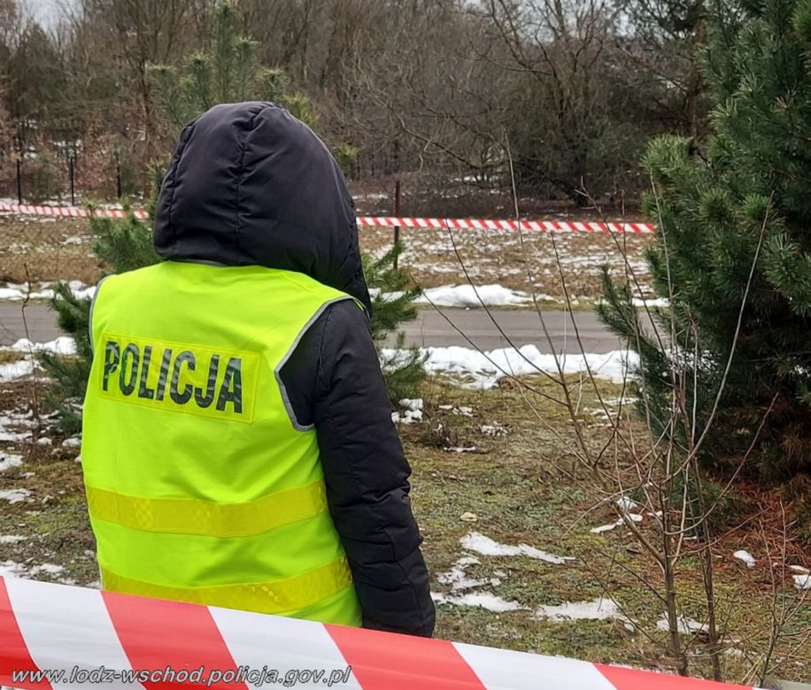 32-latek zasztyletowany pod Łodzią! Jego ciało leżało na drodze [ZDJĘCIA].