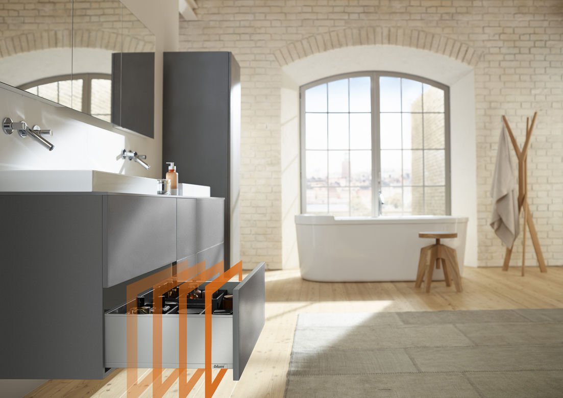 Technologia TIP-ON BLUMOTION w łazience. Idealna do mebli bez uchwytów