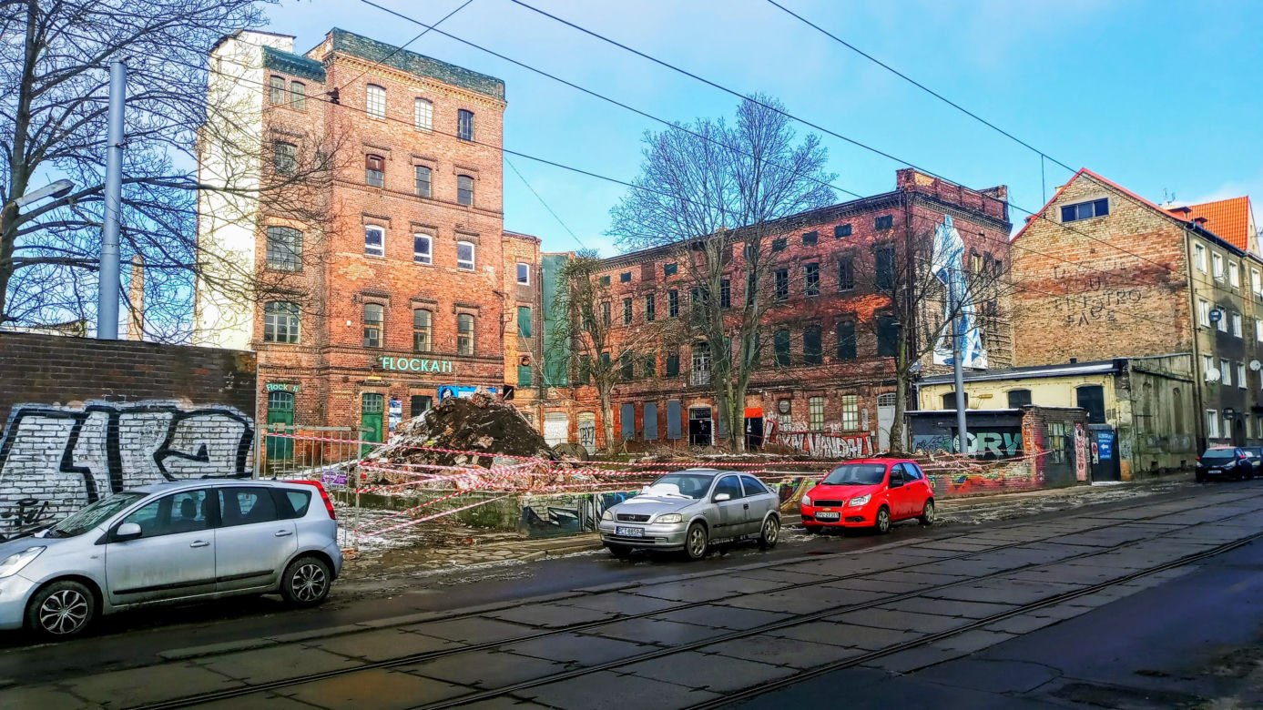 Poprzemysłowe zabudowania przy ul. Kolumba