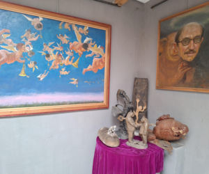 Surrealistyczne rzeźby zdobią ogród. Budzą niepokój i ciekawość