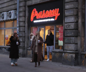 Joanna Krupa z siostrą Martą. Zjadły w mlecznym i poszły po patelnię