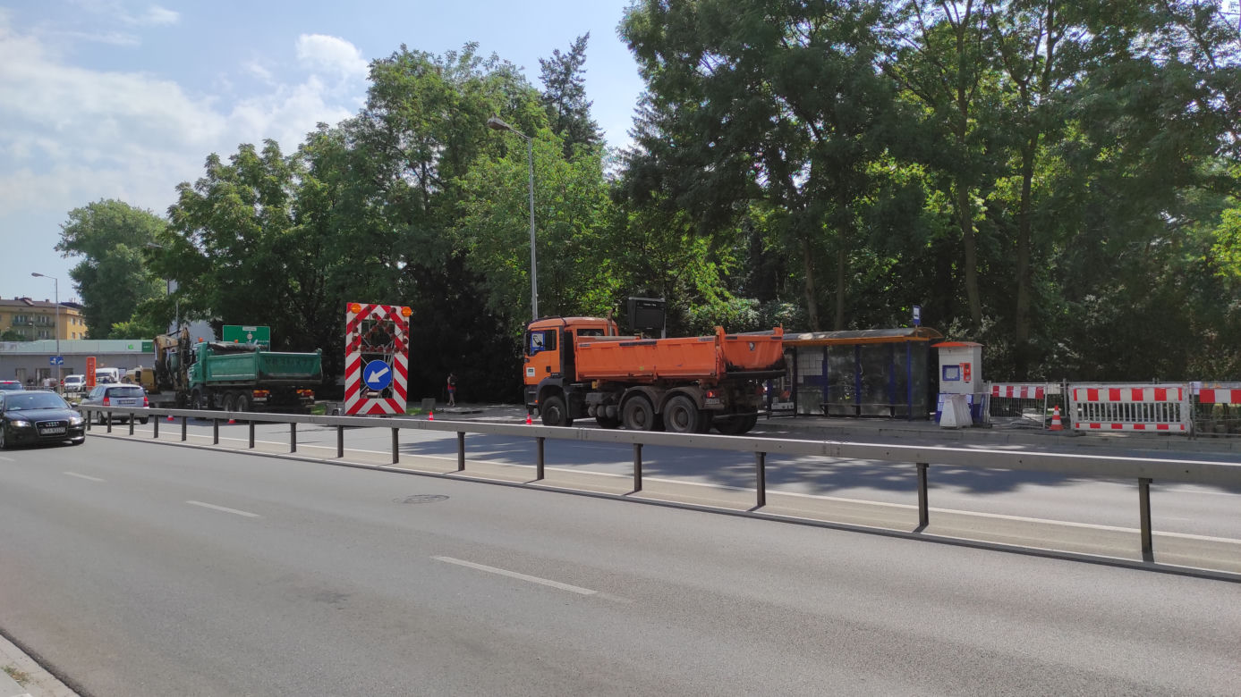 Prace przy budowie węzła przesiadkowego Krakowska-Planty w Tarnowie