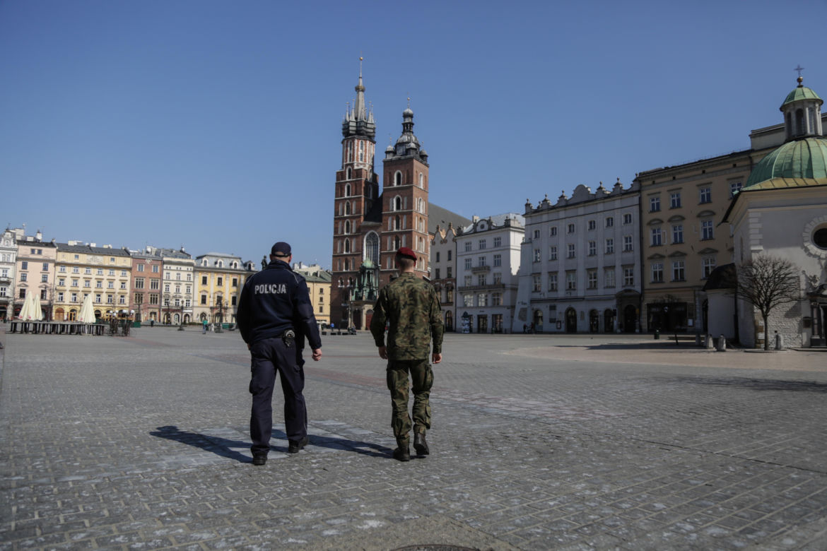 Policja i wojsko na ulicach Krakowa