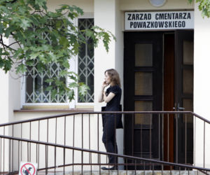 Wdowa kwitnie w żałobie