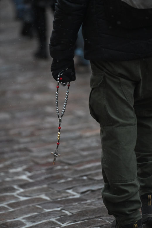 Wojownicy Maryi w pokutnej procesji różańcowej