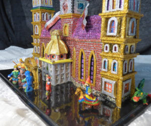 Miniatury szopek krakowskich zamyka w butelce