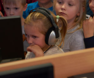 Recytowali i śpiewali. Dzieci z gminy Uchanie odwiedziły Radio ESKA Lublin