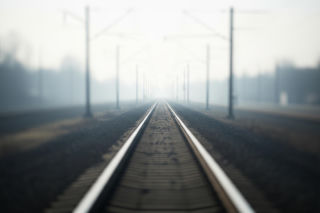 Tragiczne potrącenie pracownika kolei w Rawiczu. Co wydarzyło się na torach pod Izbicami?