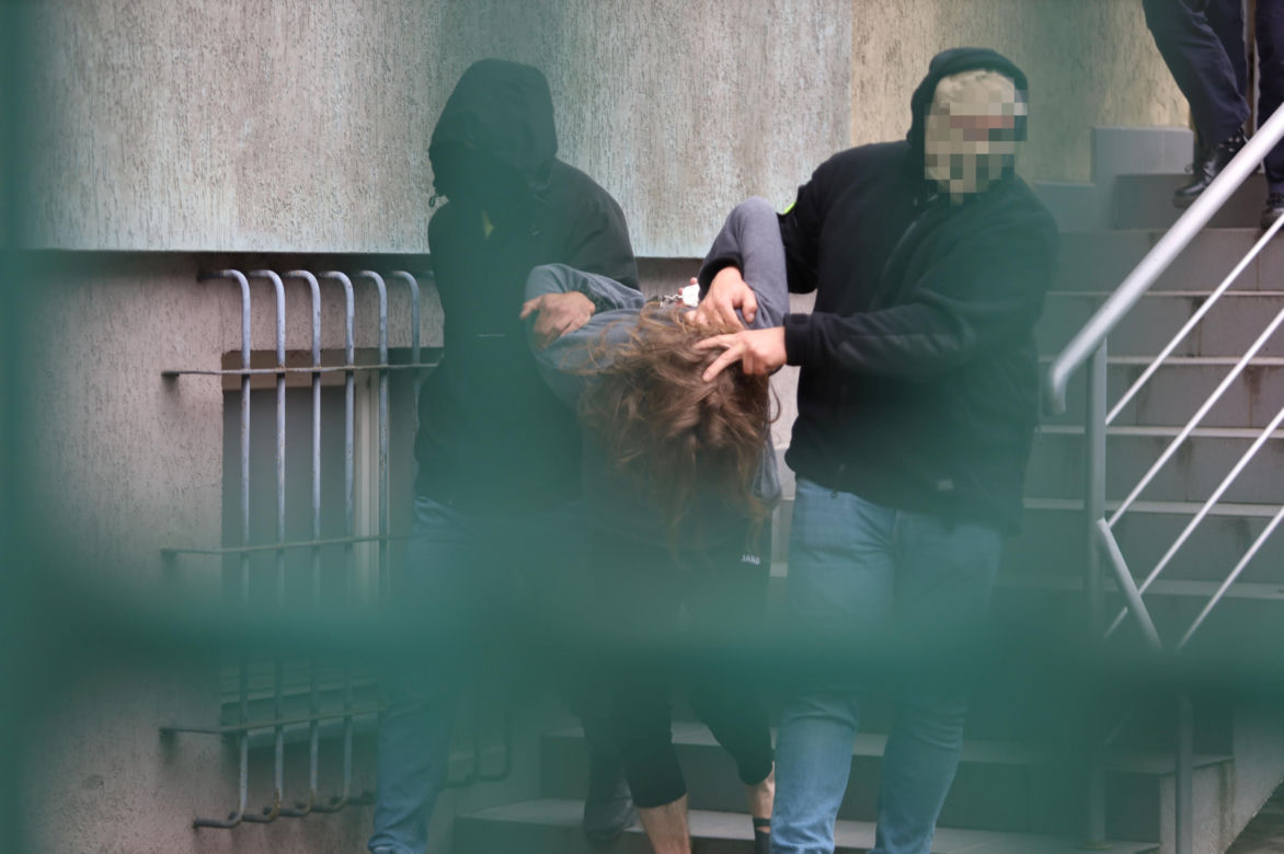 Syn zabił rodziców?! Szukali go policjanci z trzech województw