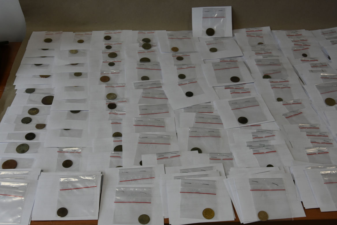 Amunicja, zapalniki artyleryjskie oraz monety. Nietypowa interwencja lubaczowskiej policji
