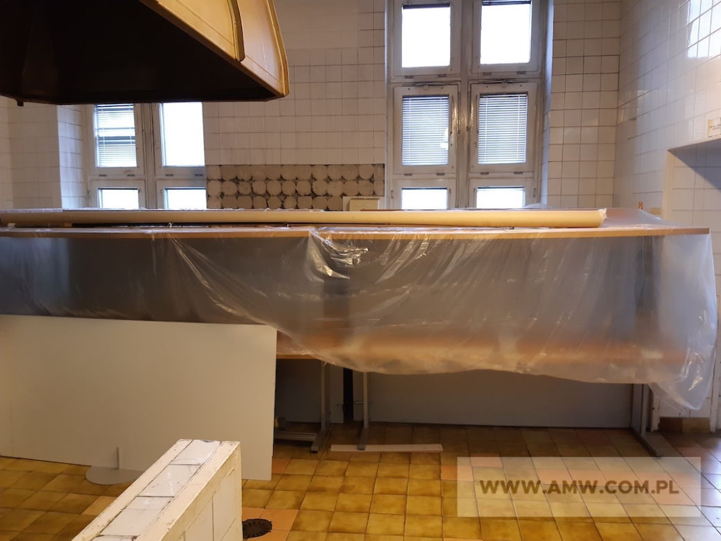 Stół konferencyjny 24-modułowy 240 000 x 100 000 x 900 mm. 1200 zł.